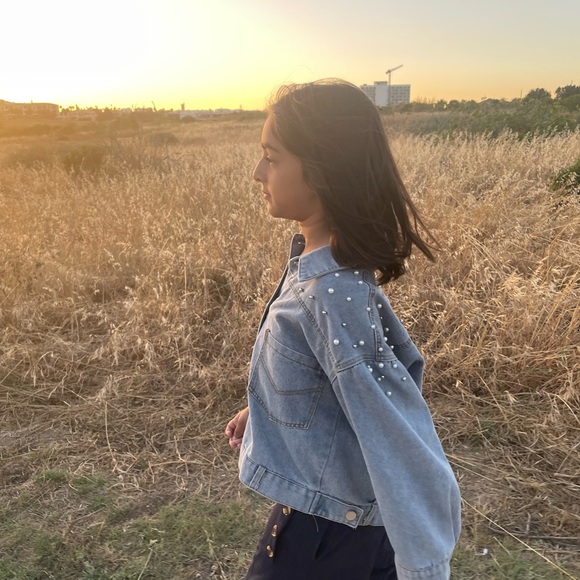 Meet your Posher, Siona - Picture 1 of 1